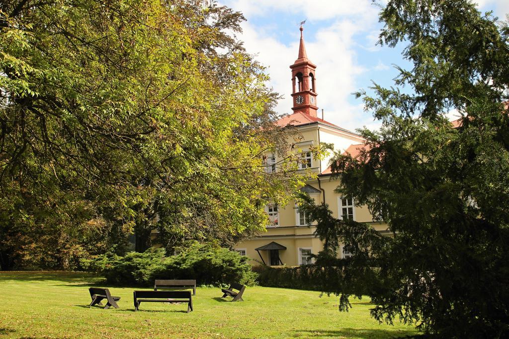 Penzion Zámek Rozsochatec Exterior foto